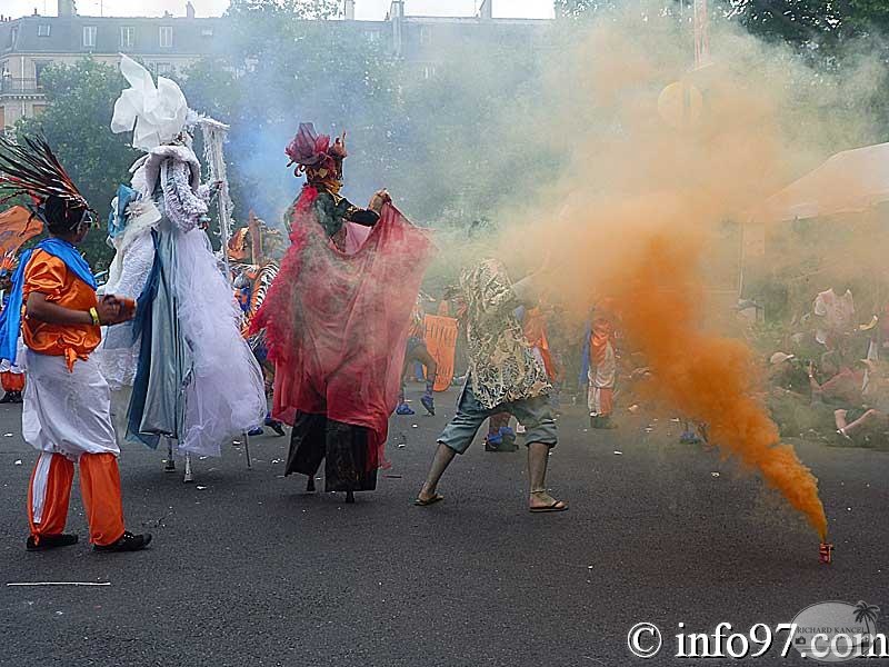 defile-paris-carnaval1112.jpg