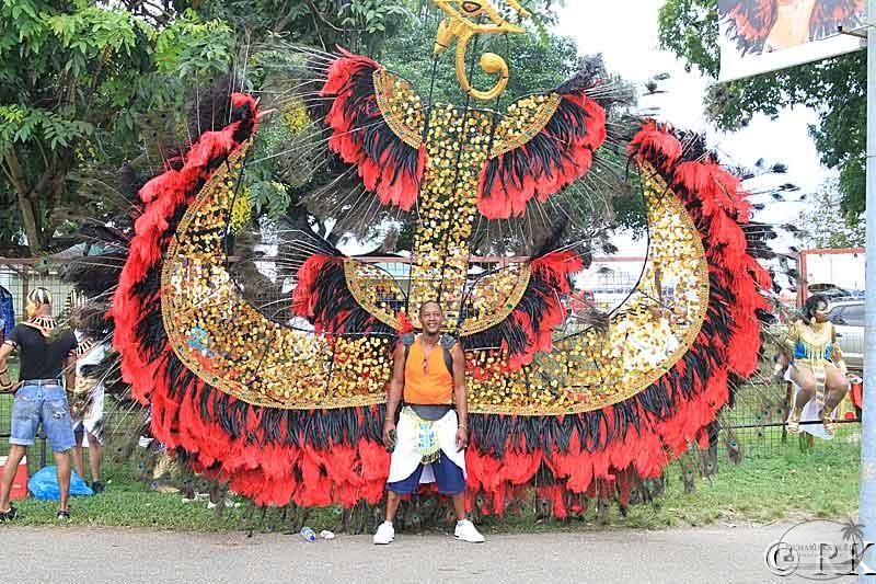 costume-trinidad1.jpg