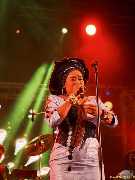 oumou-sangare-19.jpg