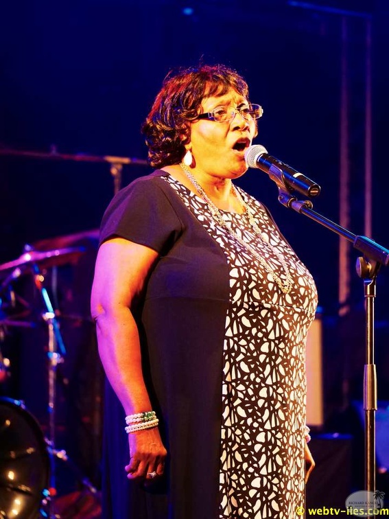 the-como-mamas-02.jpg