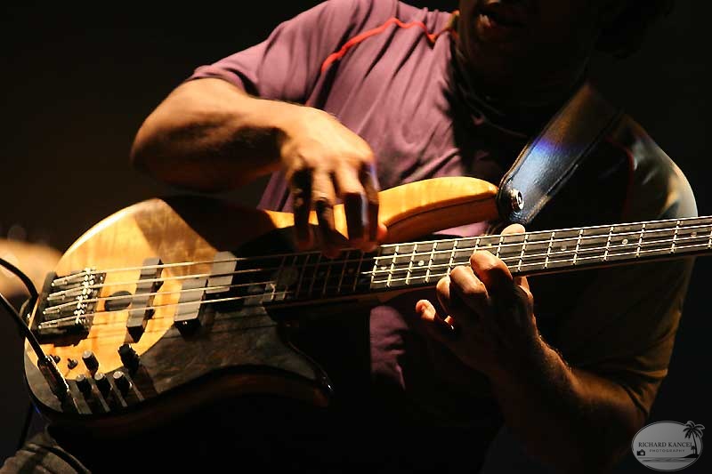 victor-wooten12.jpg