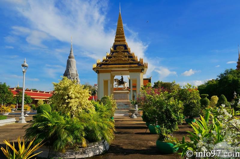 DSC04551musee-palais-phnompenh.jpg