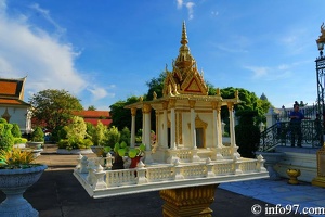 DSC04555musee-palais-phnompenh