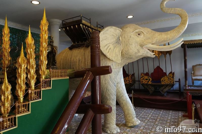 DSC04570musee-palais-phnompenh.jpg