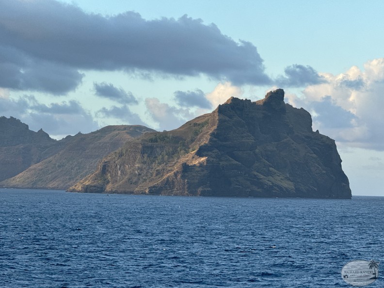 DJI_20251112_173122_293-Marquises-Nuku-Hiva.jpg