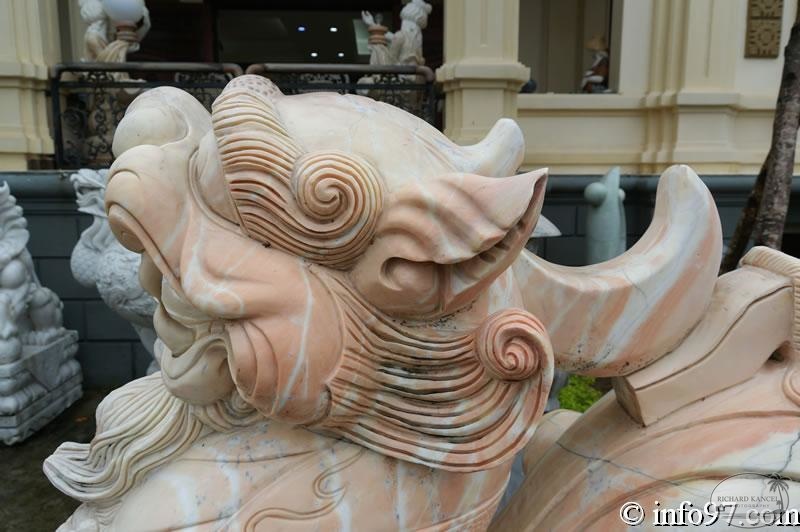DSC02766sculpture-danang.jpg