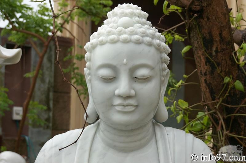 DSC02771sculpture-danang.jpg