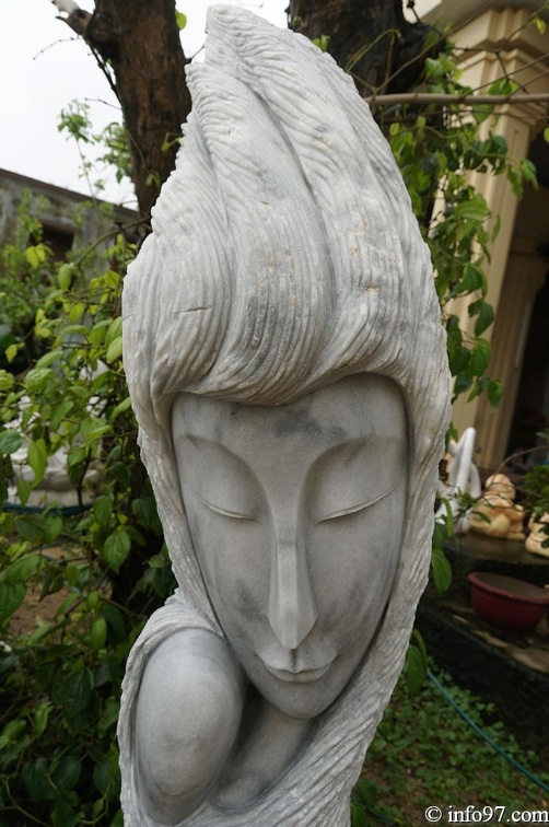 DSC02775sculpture-danang.jpg