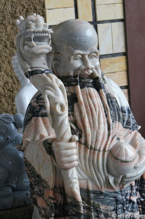 DSC02786sculpture-danang.jpg