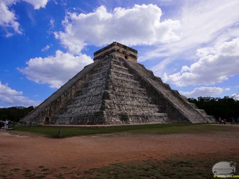 chitchen-itza-011.jpg