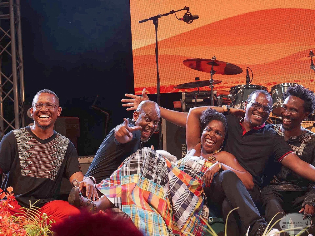 _1071415-aswad-terre-de-blues.jpg