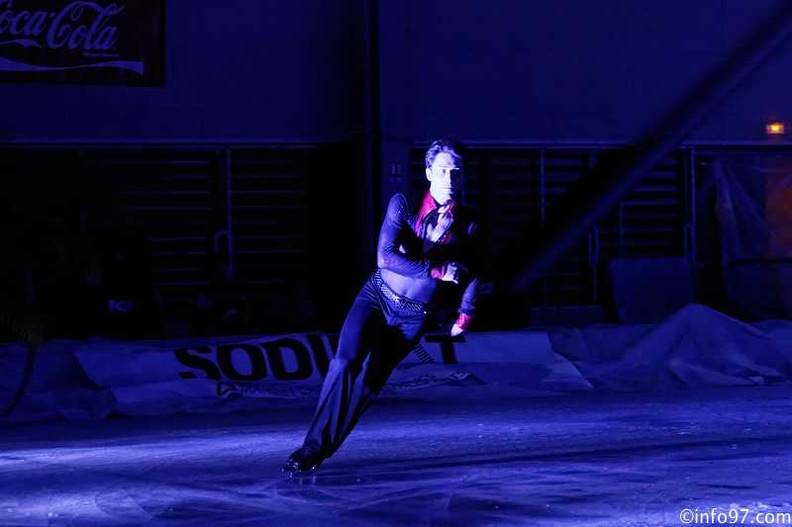 SHOW-TIME-ON-ICE-76.jpg