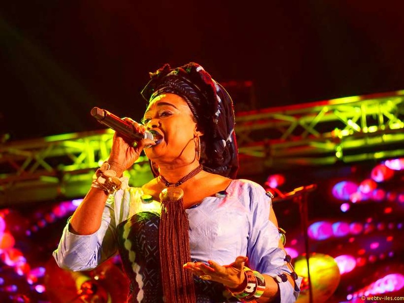 oumou-sangare-30.jpg