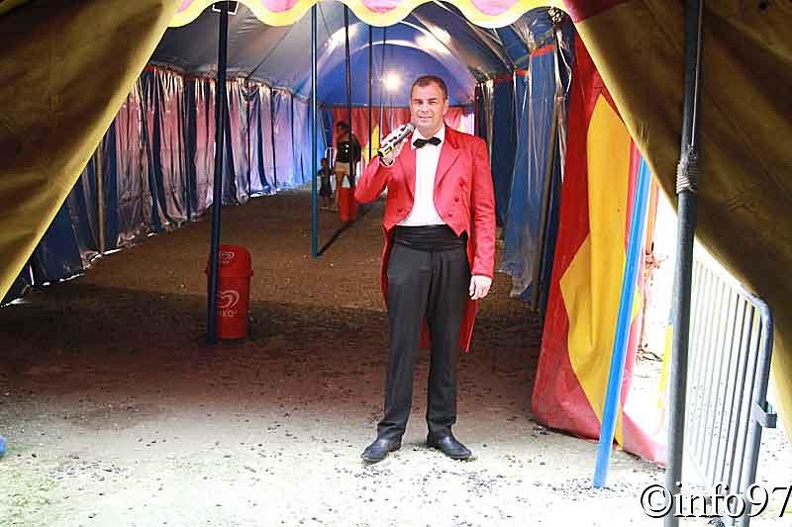 cirque-roger-lanzac-2011-1.jpg