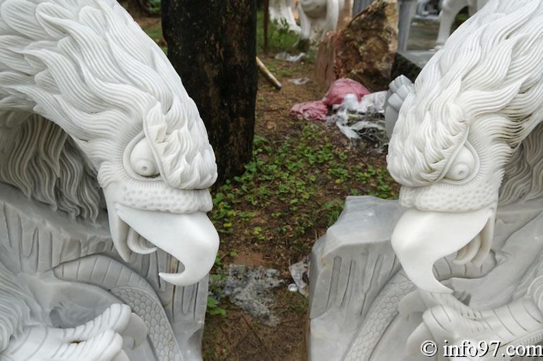 DSC02767sculpture-danang.jpg