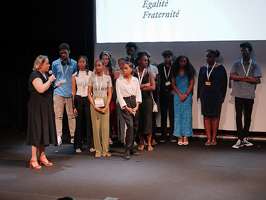 P1007394-nouveaux-regards