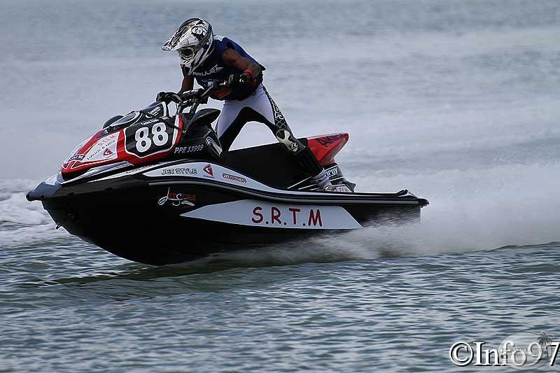 karujet2011-pro-10.jpg
