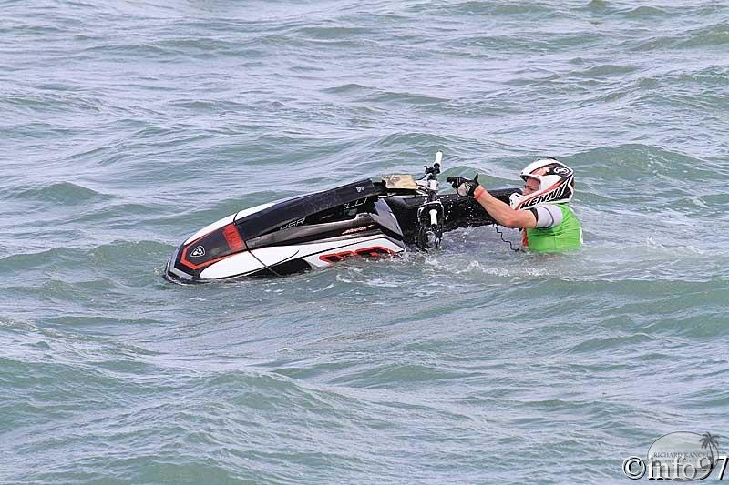 jet-a-bras-6.jpg