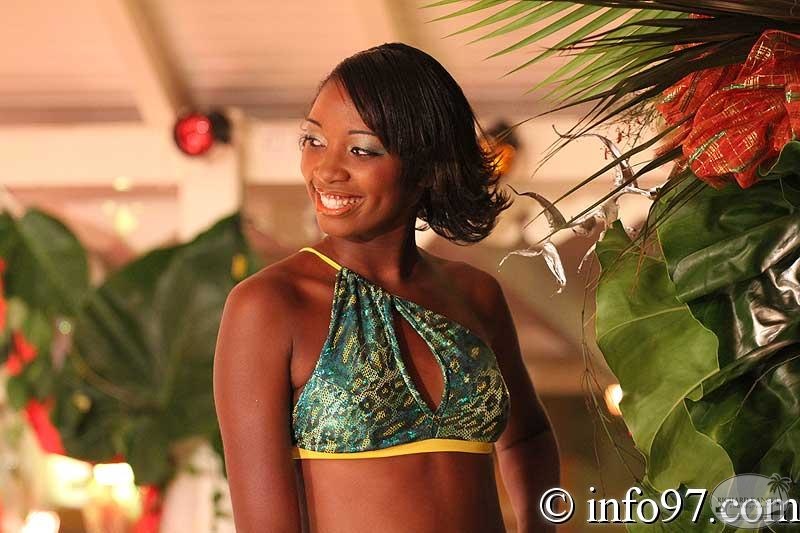 miss-2010-maillot21.jpg
