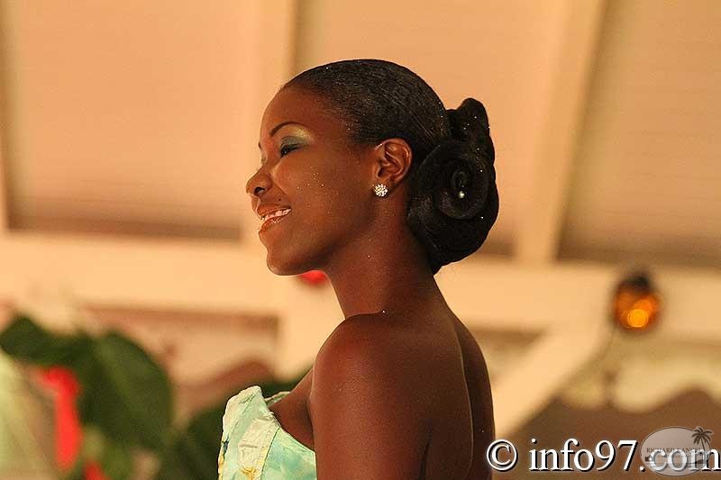 miss-guadeloupe2010-robe25.jpg