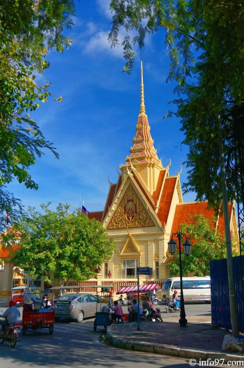 DSC04500musee-palais-phnompenh.jpg