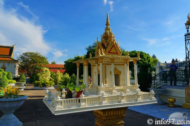 DSC04555musee-palais-phnompenh.jpg