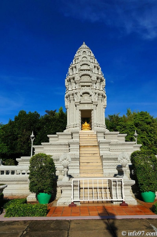 DSC04568musee-palais-phnompenh.jpg