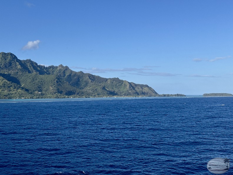 DJI_20251105_070453_340-Moorea.jpg