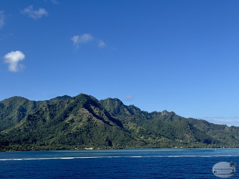 DJI_20251105_070745_425-Moorea.jpg