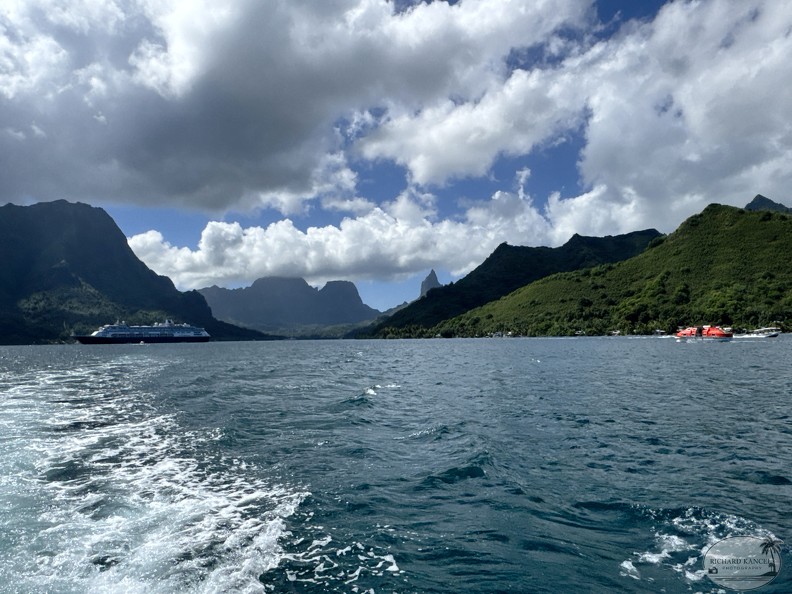 DJI_20251105_092505_658-Moorea.jpg