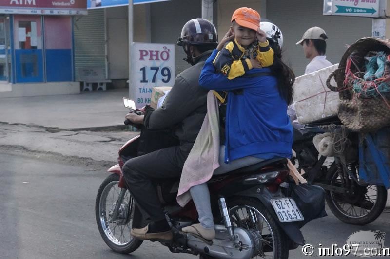 DSC03893transport-vietnam.jpg