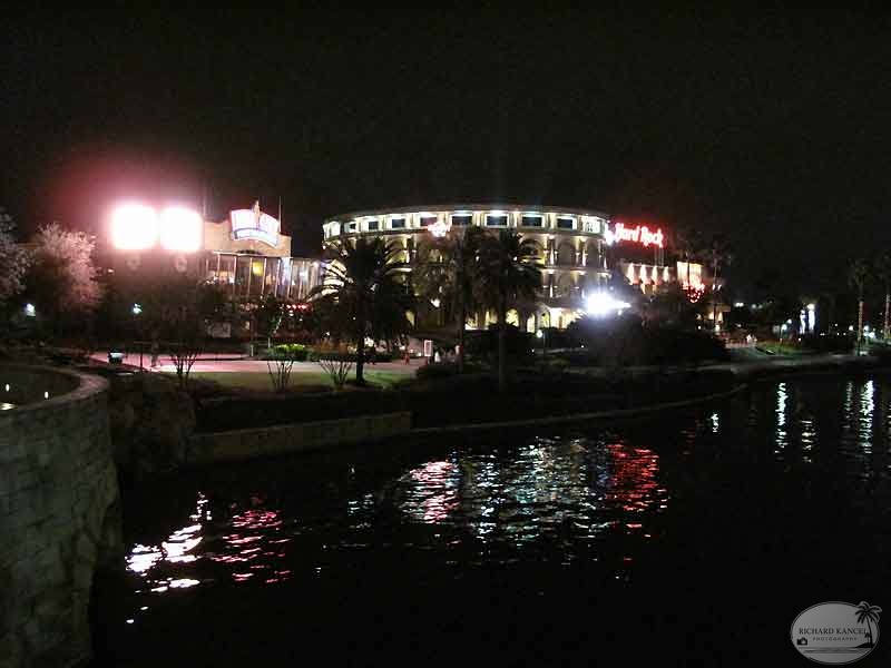hard-rock-cafe1.jpg