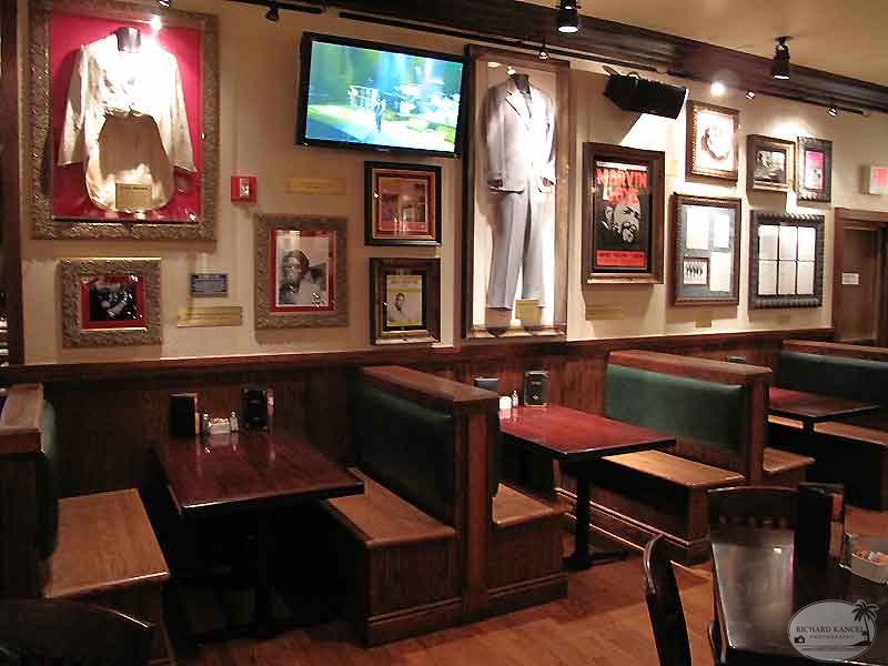 hard-rock-cafe25.jpg