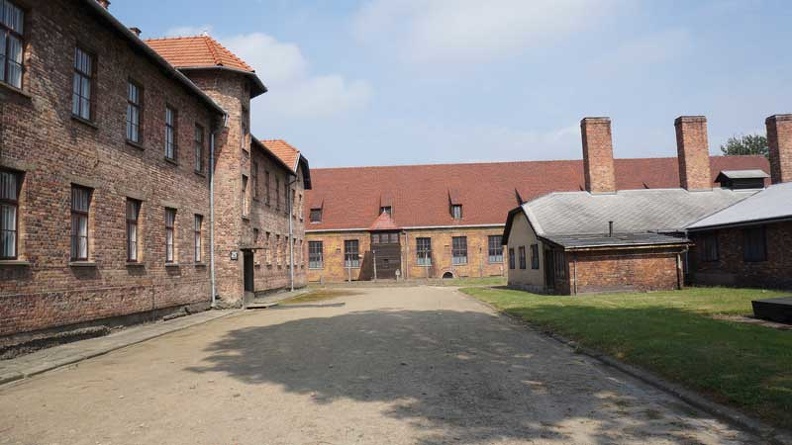 Auschwitz-Birkenau-5.jpg