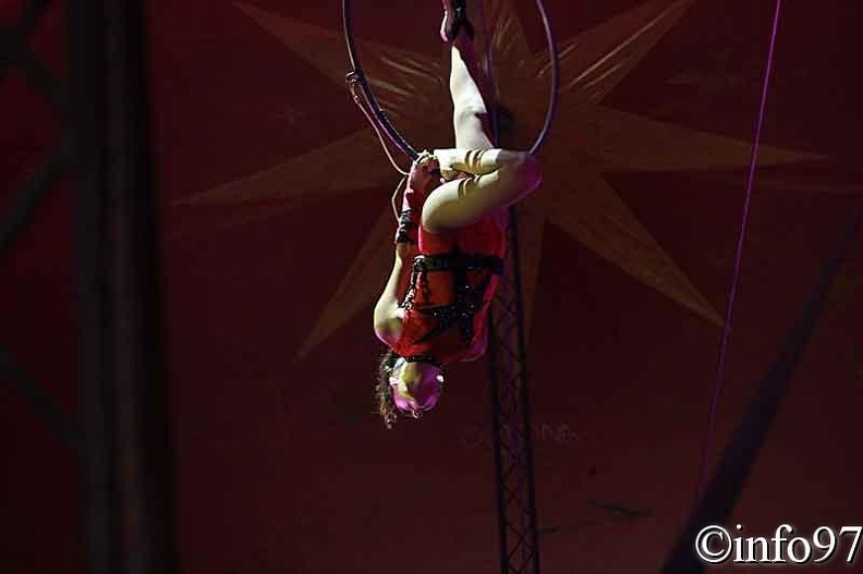 cirque-roger-lanzac-2011-2.jpg