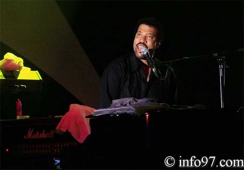 lionel-richie30.jpg